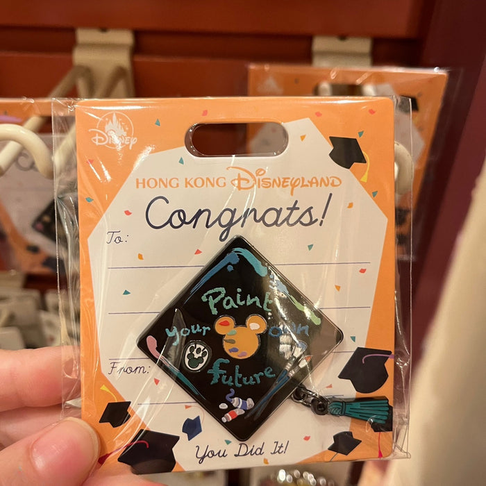 Hong Kong Disney LinaBell StellaLou CookieAnn Gelatoni Olu Cartoon Graduation Cap Badge Pin - DAYDREAMING LAND